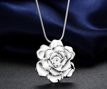 Women’s Silver Flower Charm Necklace