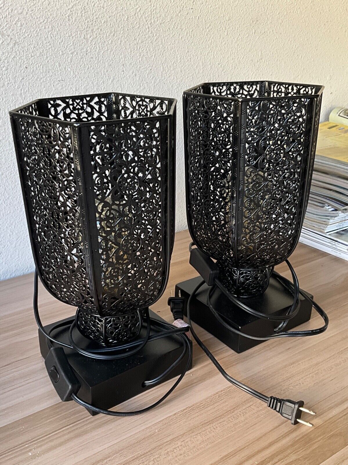 Stylish table lamp, oriental style, height 9 inches, black metal, set of 2 piece