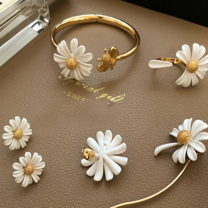 Women’s Daisy Bee Jewelry Set 4PCS